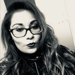 Meet your Posher, Karina